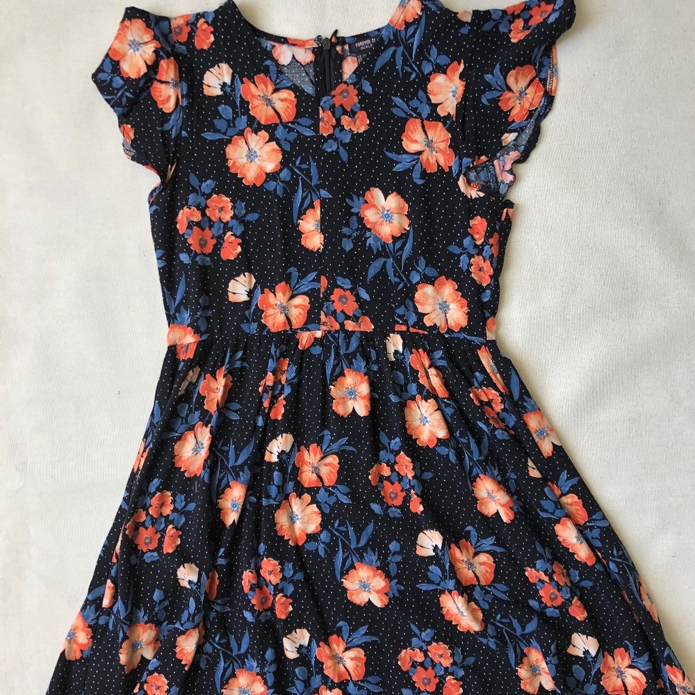 Flowery casual black and orange short-sleeved dress